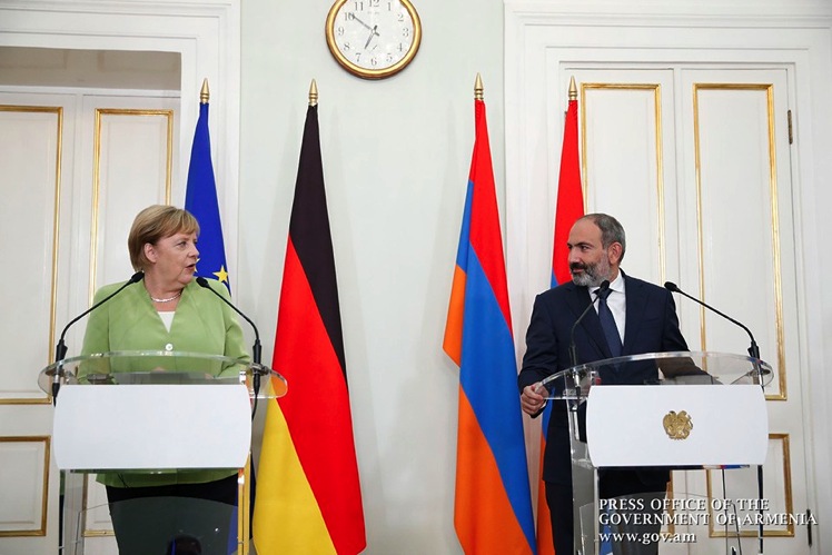 merkel-armenia-1