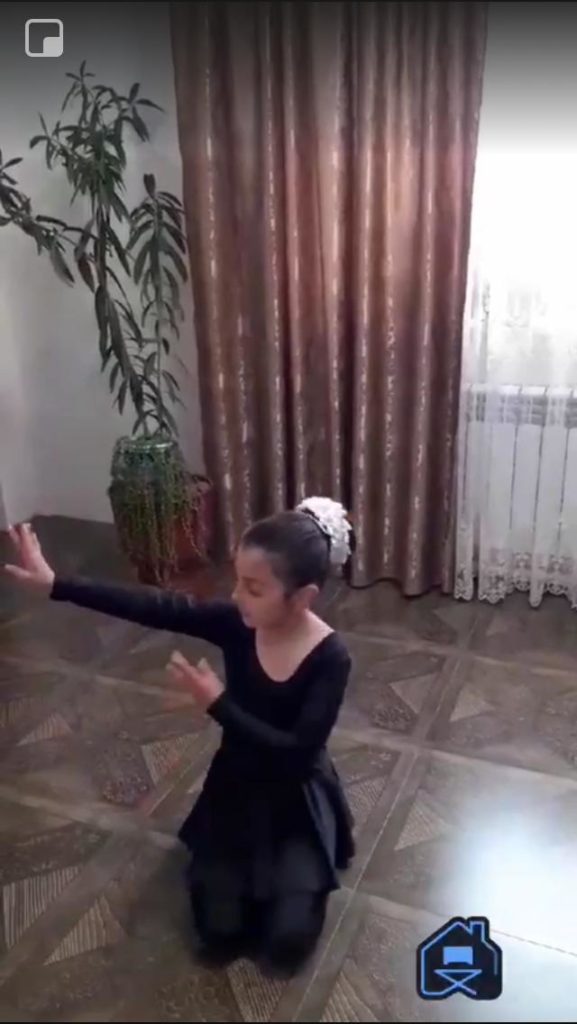 4. Dancing-class-online-in-Gegashen.2-577x1024-1