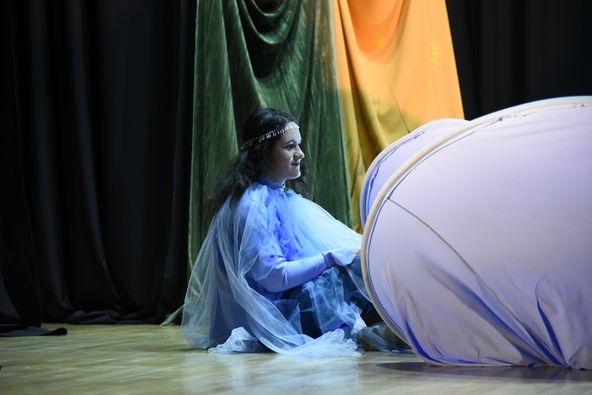 Children in the theatrical performance