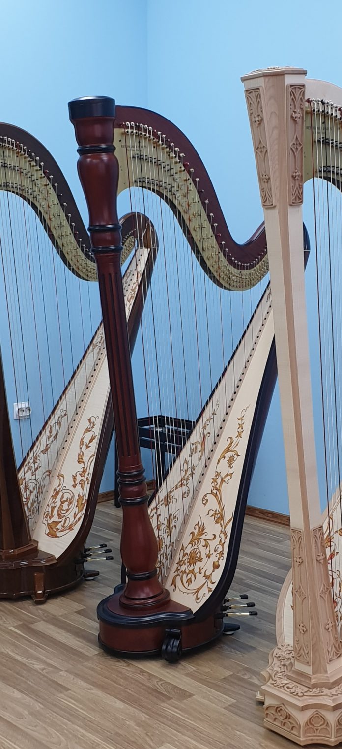 A Venera Grand Concert Harp